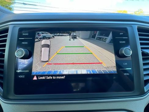 Certified 2021 Volkswagen Atlas SE w/ Panoramic Sunroof Package image 17