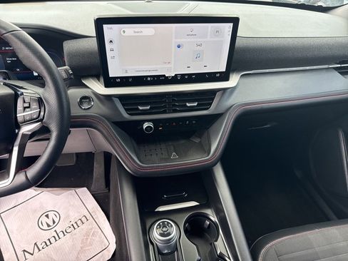 Used 2025 Ford Explorer ST-Line w/ Premium Package image 8