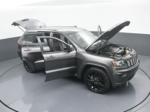 Used 2019 Jeep Grand Cherokee Altitude image 63