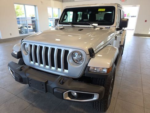 Used 2023 Jeep Wrangler Unlimited Sahara w/ Cold Weather Group AWD/4WD image 2