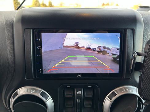 Used 2017 Jeep Wrangler Unlimited Sahara image 24