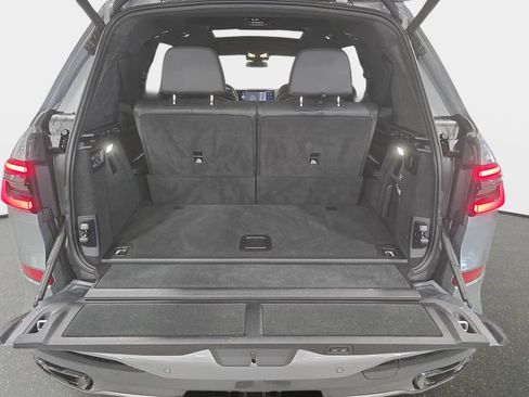 Certified 2024 BMW X7 xDrive40i w/ M Sport Package AWD/4WD image 11