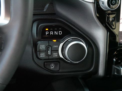 Used 2025 RAM 1500 Big Horn AWD/4WD image 24