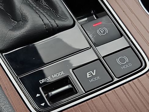 Used 2021 Toyota Sienna XLE image 23