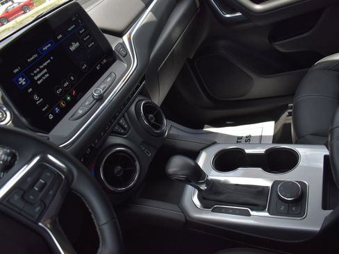 Used 2024 Chevrolet Blazer LT w/ Midnight/Sport Edition FWD image 25