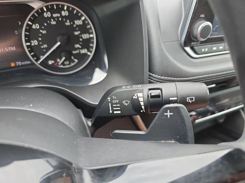 Used 2023 Nissan Rogue SV AWD/4WD image 20