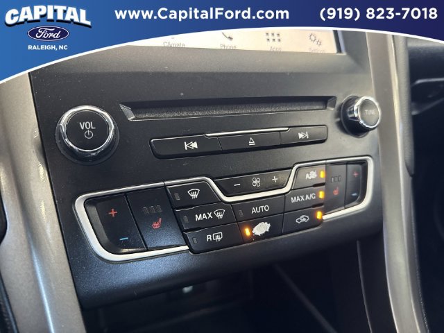 Certified 2018 Ford Fusion SE w/ Fusion SE Technology Package FWD image 30