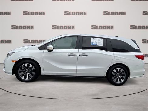 Certified 2024 Honda Odyssey EX-L image 2