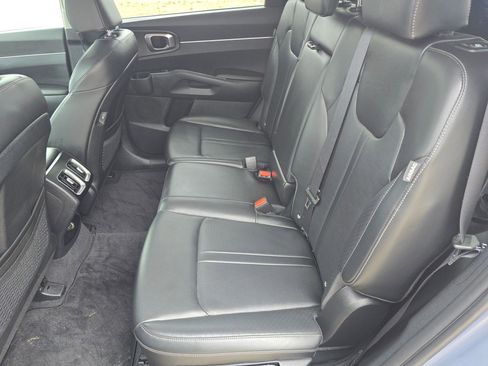 Used 2024 Kia Sorento S image 13