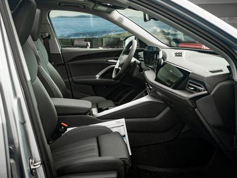 New 2025 Audi Q5 Premium Plus image 22