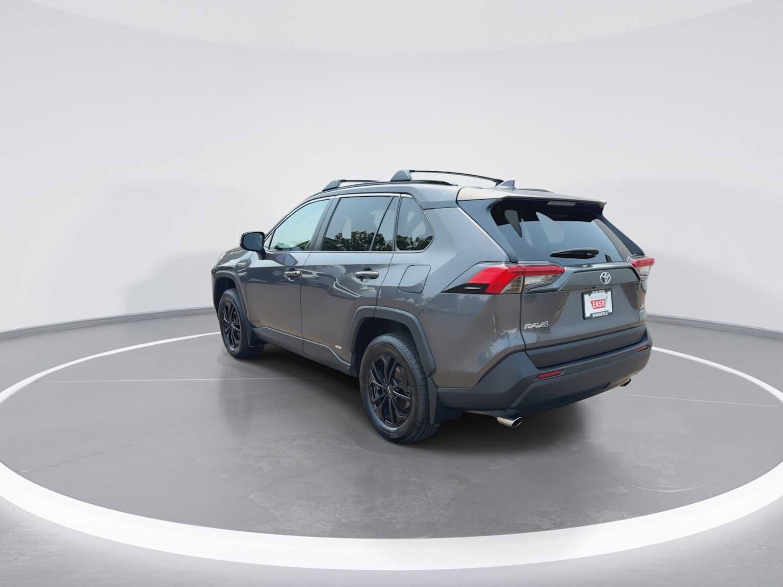 Used 2020 Toyota RAV4 XLE AWD/4WD image 6