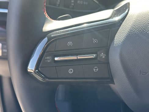 Used 2026 Chevrolet Traverse RS w/ LPO, Floor Liner Package FWD image 26
