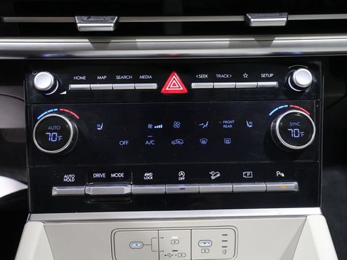 Used 2025 Hyundai Santa Fe SEL AWD/4WD image 32