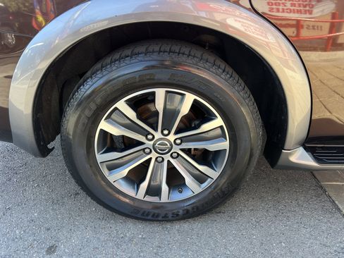 Used 2018 Nissan Armada SL w/ Premium Package image 9