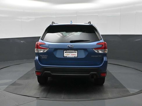 Used 2023 Subaru Forester Premium image 8