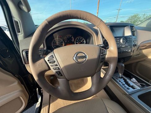 Used 2015 Nissan Armada Platinum image 16