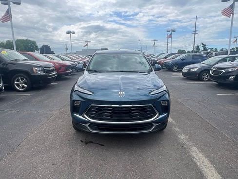 Used 2024 Buick Encore GX Preferred w/ Comfort Package AWD/4WD image 9