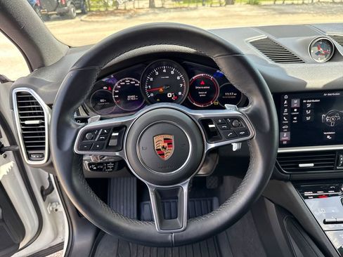 Used 2020 Porsche Cayenne image 14