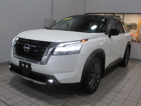 Used 2023 Nissan Pathfinder SL w/ SL Premium Package AWD/4WD image 20
