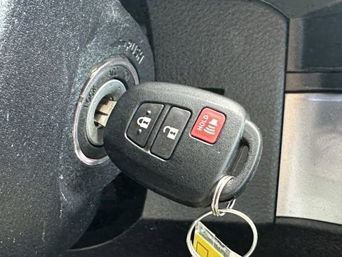 Used 2022 Toyota Tacoma SR5 image 27