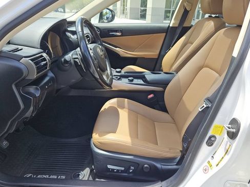 Used 2016 Lexus IS 300 AWD image 3