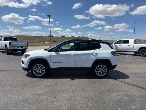 Certified 2025 Jeep Compass Limited AWD/4WD image 8