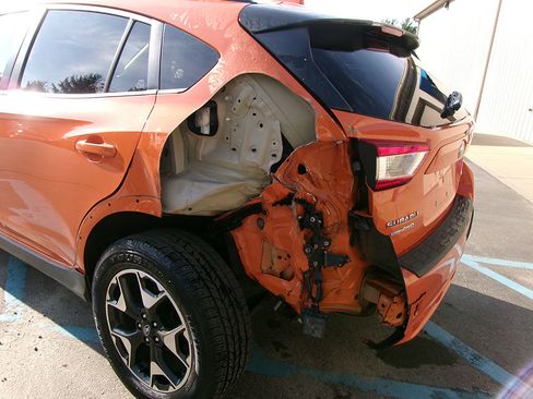 Used 2019 Subaru Crosstrek 2.0i Premium w/ Moonroof Package image 3