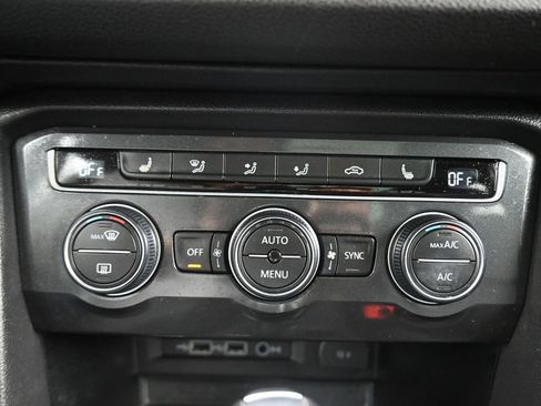 Used 2019 Volkswagen Tiguan SEL image 19