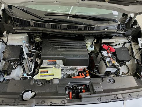 Used 2018 Nissan Leaf SV image 34