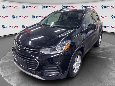 Used 2019 Chevrolet Trax LT w/ LT Convenience Package image 8