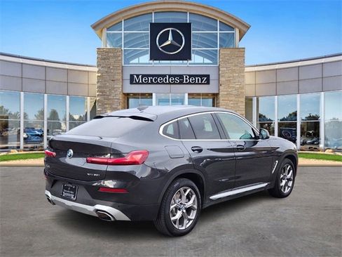 Used 2024 BMW X4 xDrive30i image 4