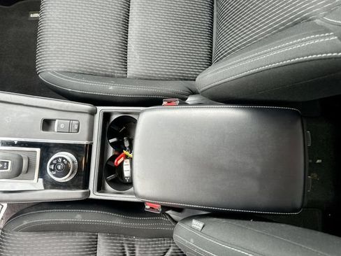 Used 2022 Mitsubishi Outlander ES FWD image 19