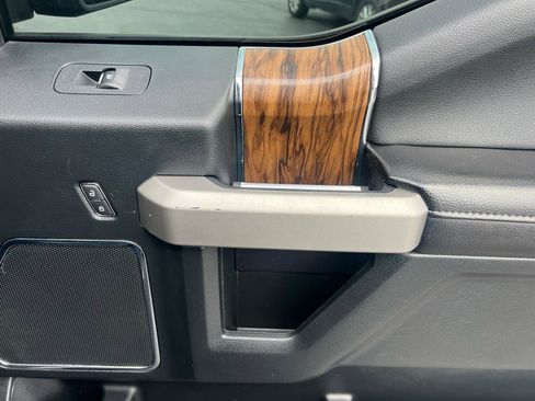 Used 2019 Ford F150 Lariat w/ Equipment Group 502A Luxury image 13