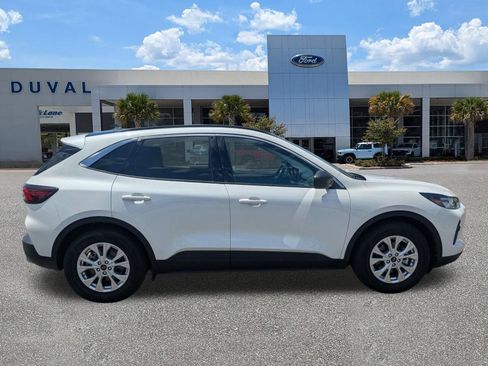 Used 2023 Ford Escape Active w/ Tech Pack #1 FWD image 3