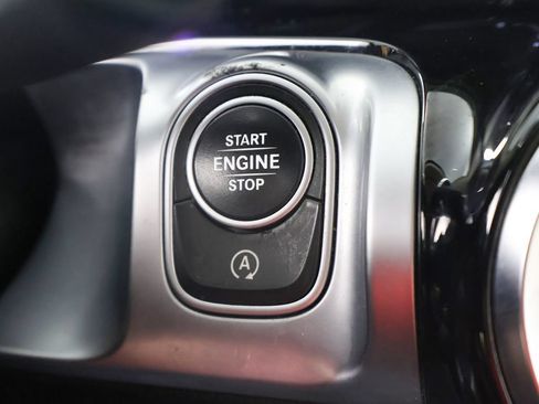 Used 2021 Mercedes-Benz GLB 250 4MATIC w/ Premium Package image 42