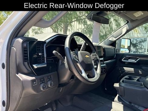 Certified 2024 Chevrolet Silverado 2500 LT AWD/4WD image 12