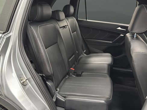 Used 2022 Volkswagen Tiguan SE R-Line image 26