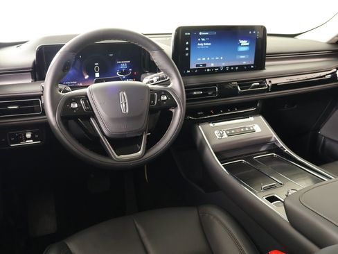 New 2026 Lincoln Aviator AWD image 2