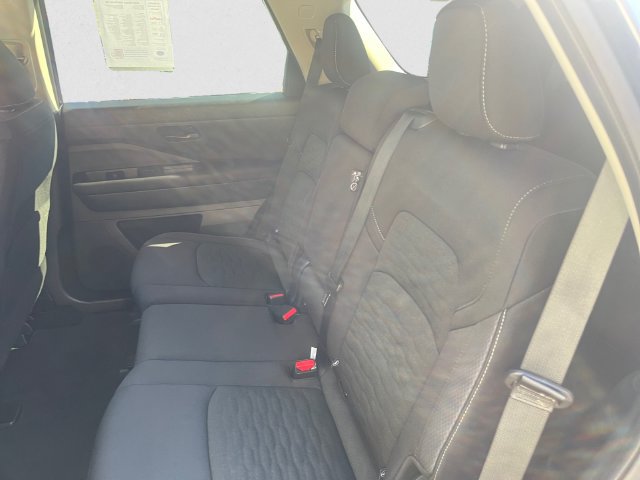 Used 2025 Nissan Pathfinder SV AWD/4WD image 13