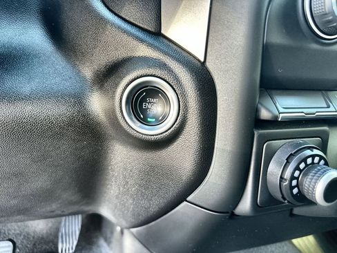 Certified 2024 Chevrolet Silverado 2500 Custom image 17