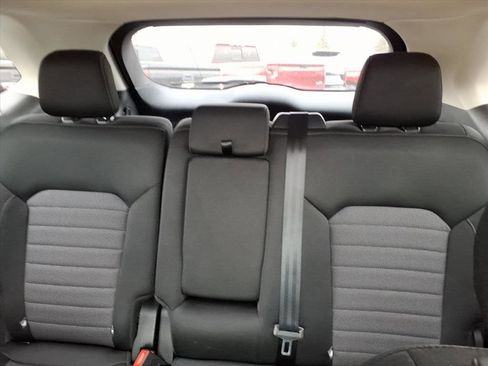 Used 2022 Ford Edge SE image 14