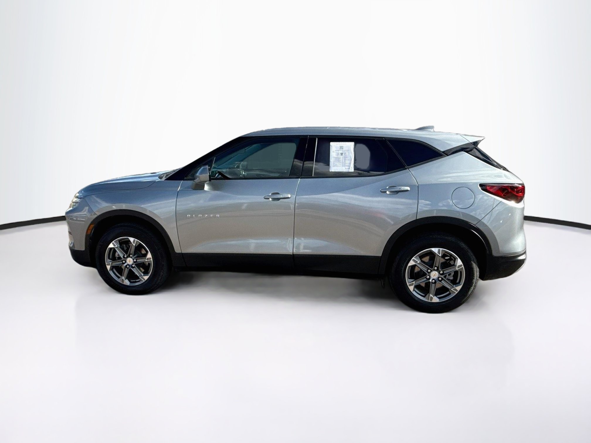 Used 2025 Chevrolet Blazer LT AWD/4WD image 4