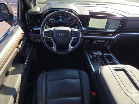 Certified 2022 Chevrolet Silverado 1500 LT Trail Boss w/ LT Trail Boss Premium Package AWD/4WD image 22
