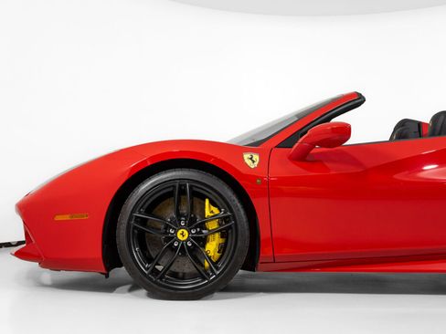 Used 2018 Ferrari 488 Spider RWD image 14