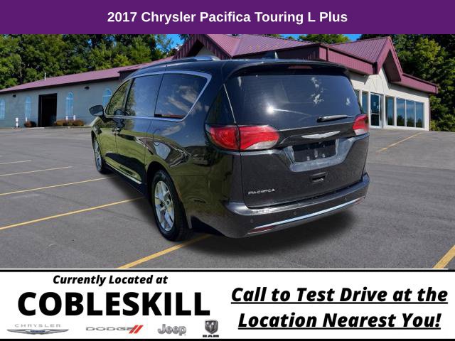 Used 2017 Chrysler Pacifica Touring-L Plus FWD image 5