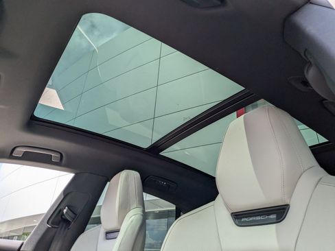 New 2025 Porsche Macan Electric image 29