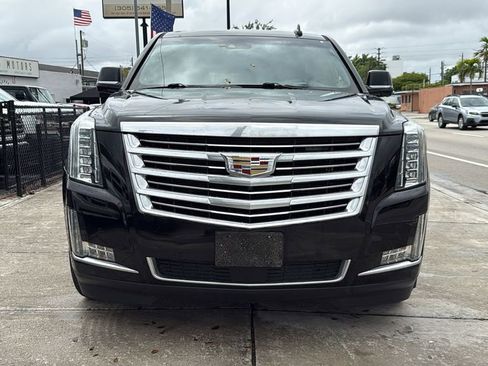 Used 2018 Cadillac Escalade ESV Platinum image 18