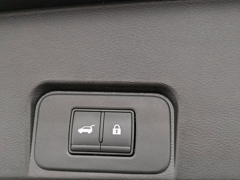 Used 2024 Nissan Rogue SV AWD/4WD image 12