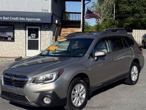 Used 2018 Subaru Outback 2.5i Premium AWD/4WD image 1