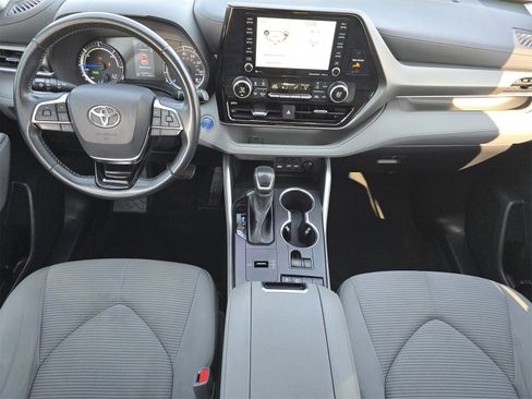 Used 2021 Toyota Highlander LE image 13